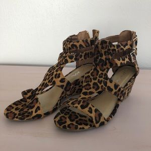 Leopard print strappy sandals